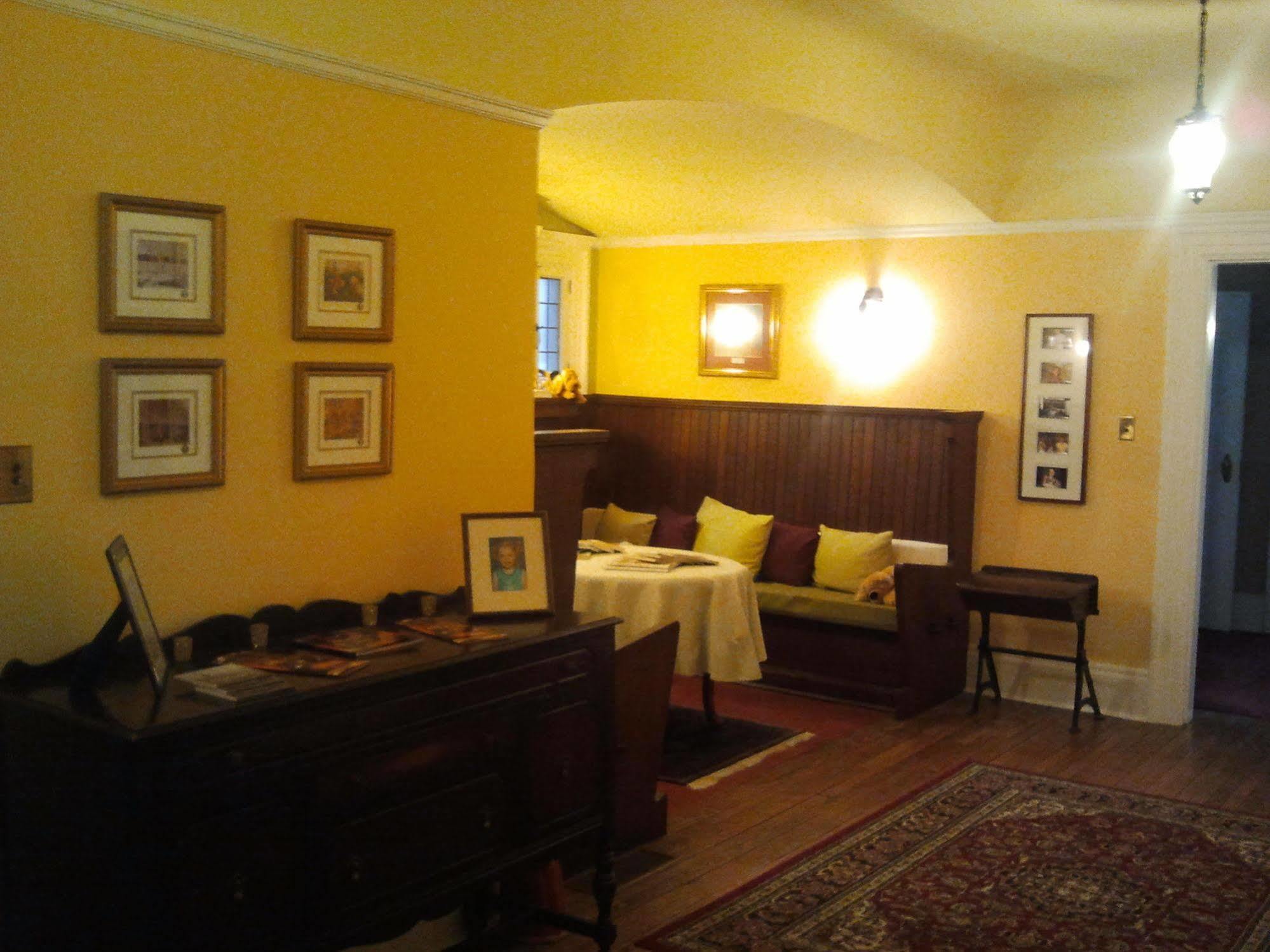 Springbank House Inn Sainte-Catherine Eksteriør billede