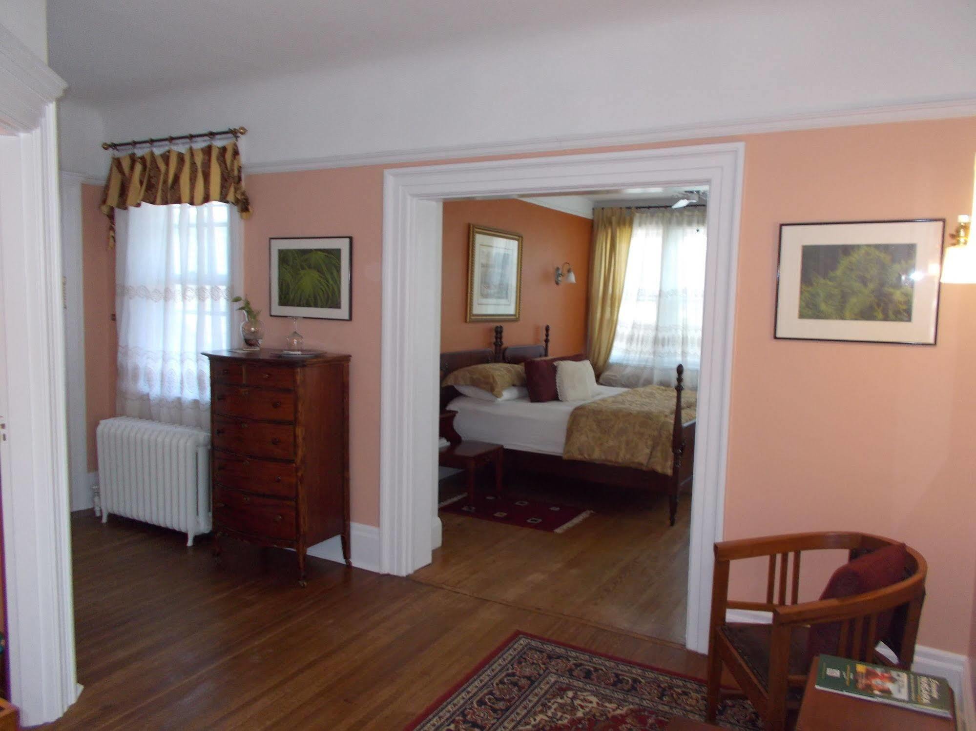 Springbank House Inn Sainte-Catherine Eksteriør billede