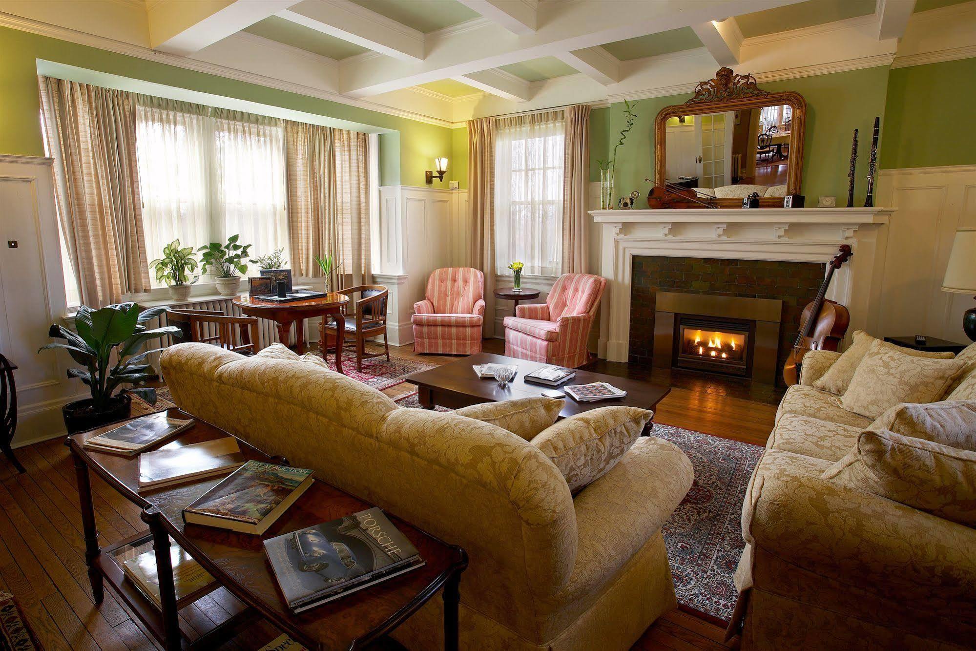 Springbank House Inn Sainte-Catherine Eksteriør billede